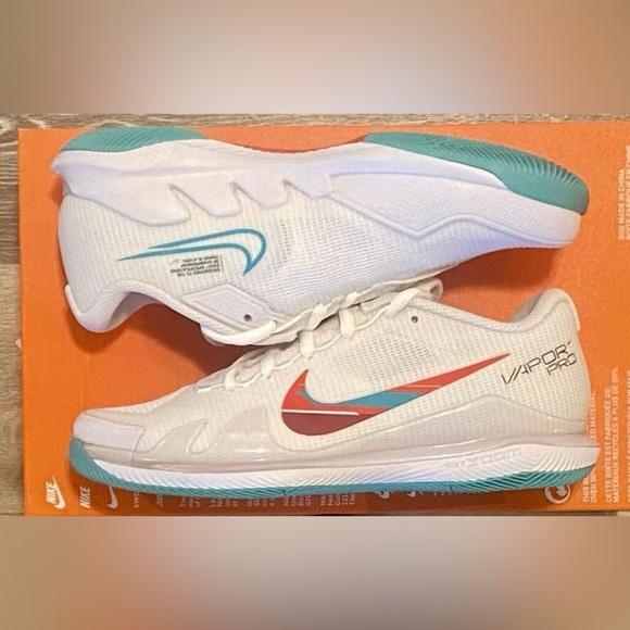 Vapor Pro ,Nike White, Red and Blue Sneakers - Picture 3 of 12